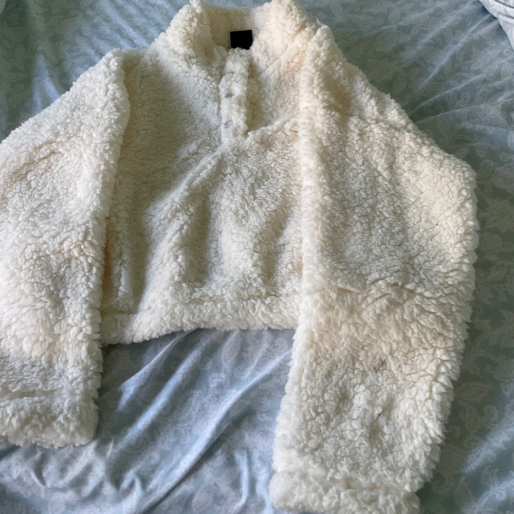 Pacsun white fluffy sweatshirt